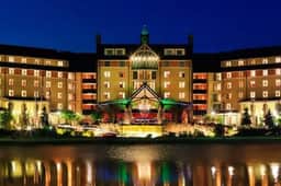 The Lakefront Poconos Escape