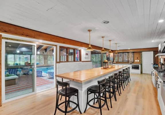 Riverfront Lodge with Indoor Pool & Hot Tub